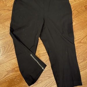 Stylish Cropped Black Slacks with Zipper Details by Rafaella